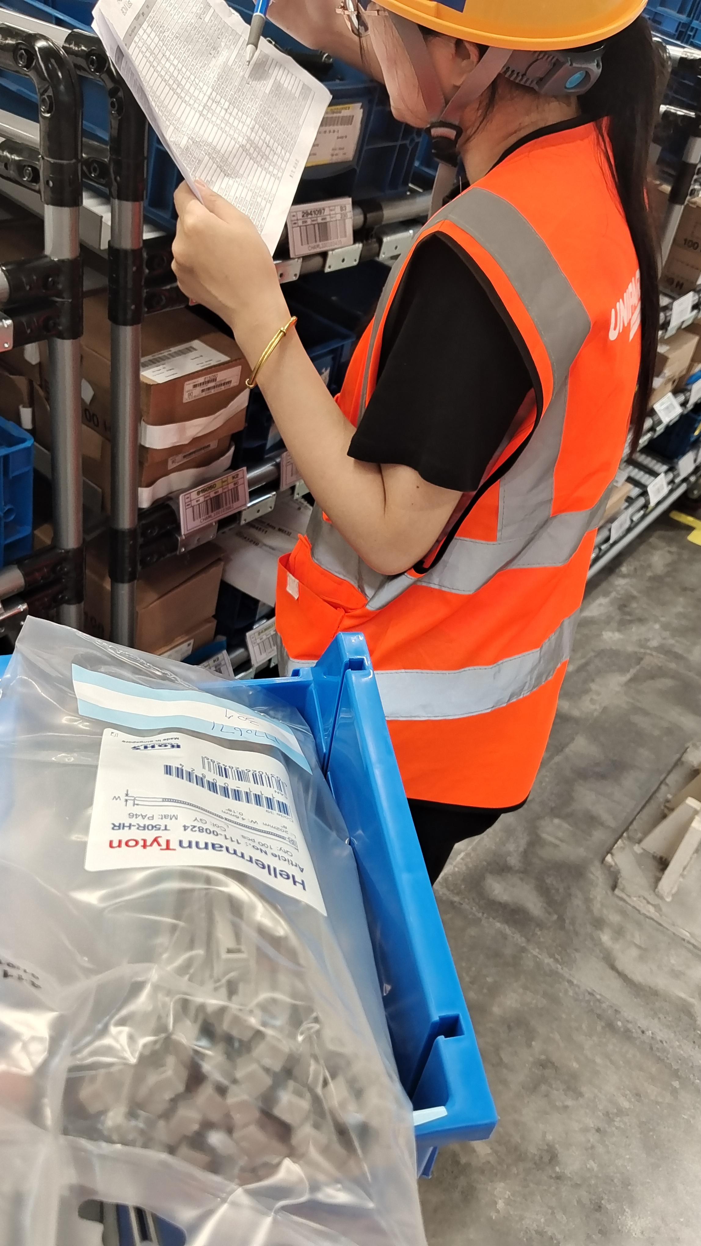 南通仓库长白班小时工岗位图片