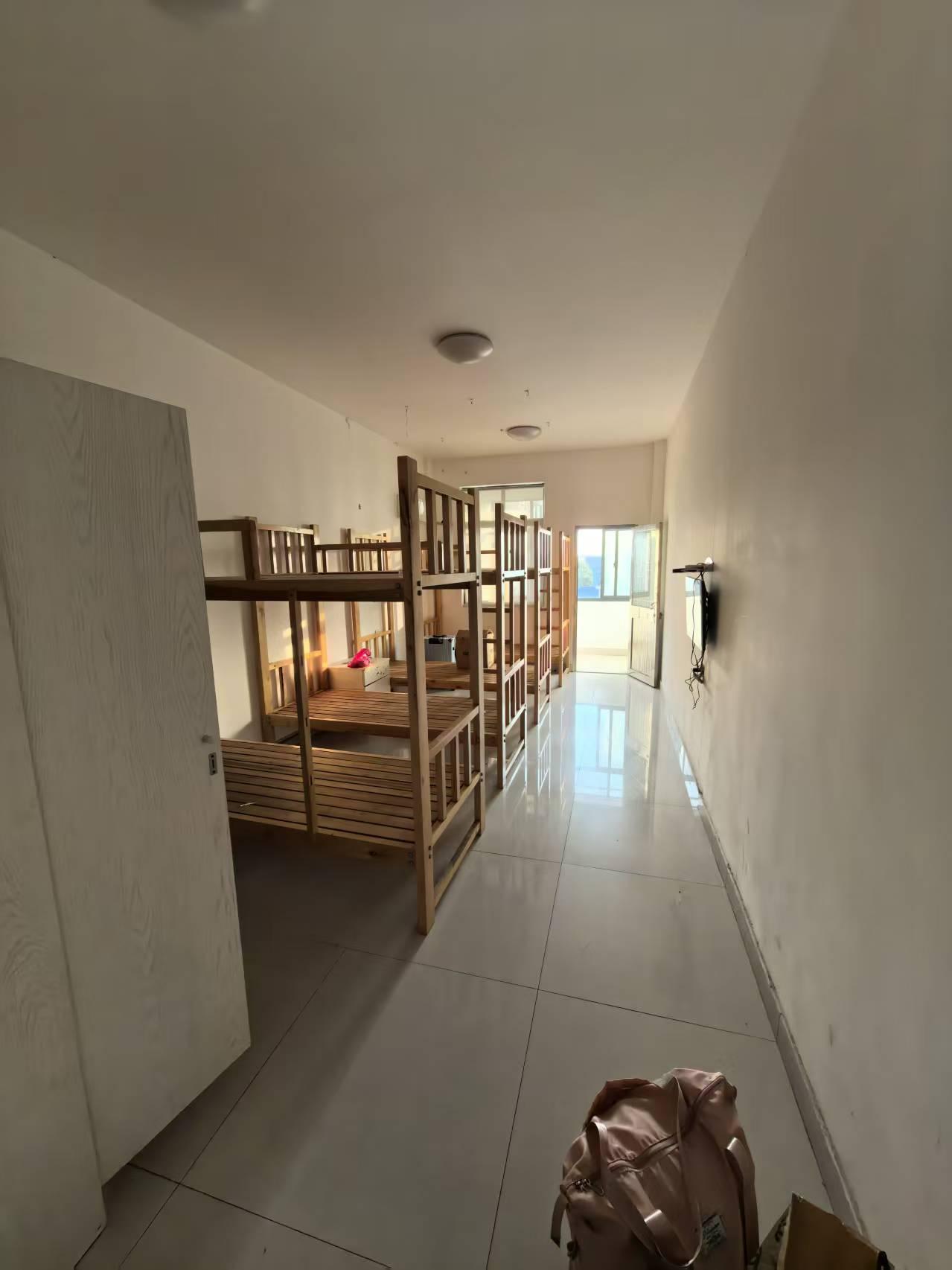 无锡50岁包吃住文具厂岗位图片