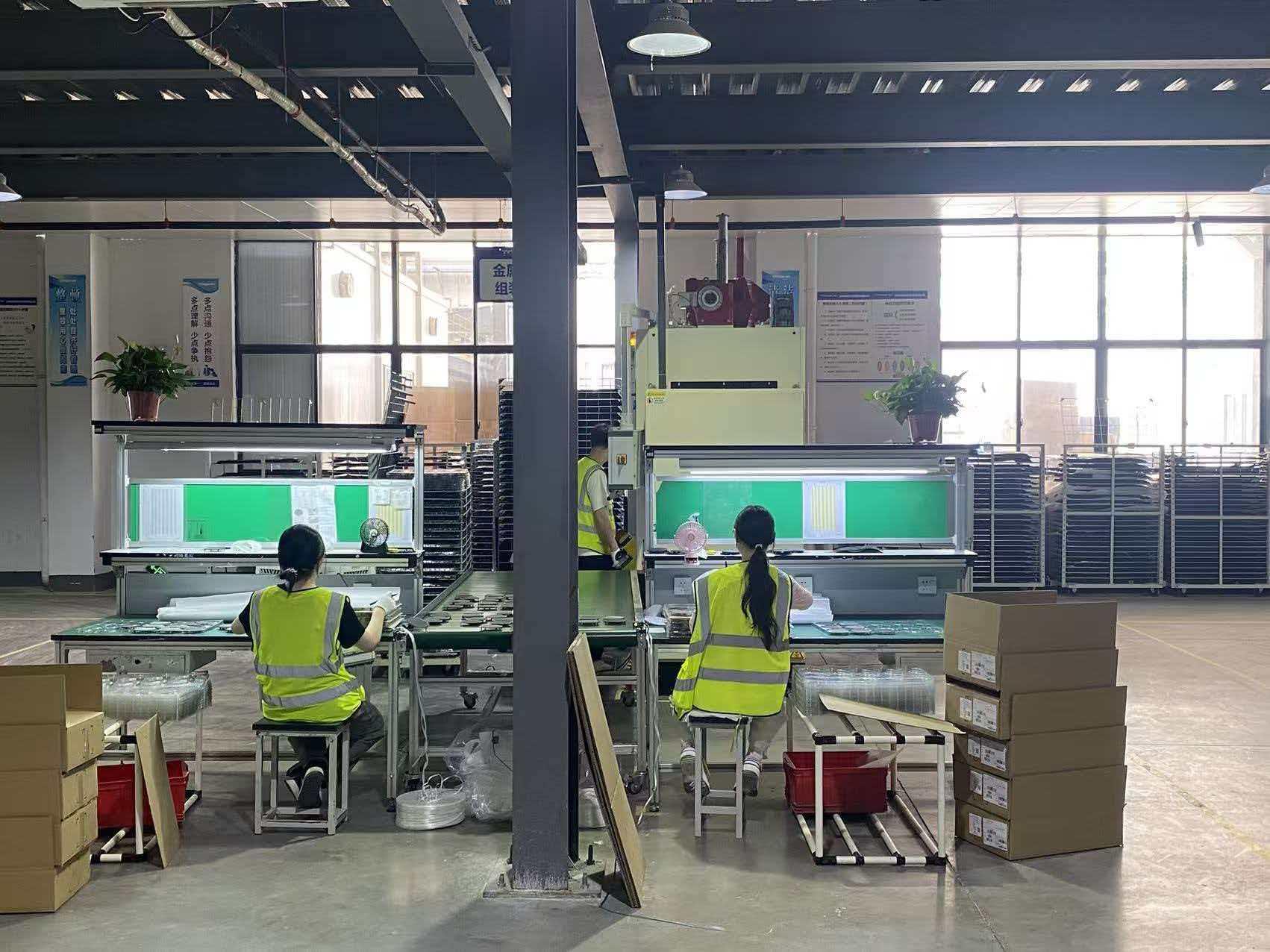 扬州托新汽车内饰小时工岗位图片