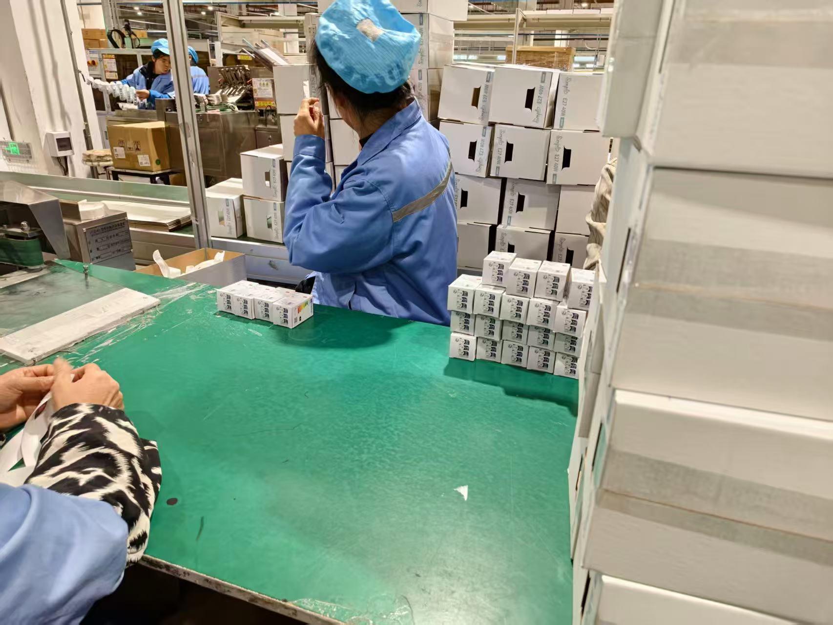 九江坐班大型灯具厂小时工岗位图片