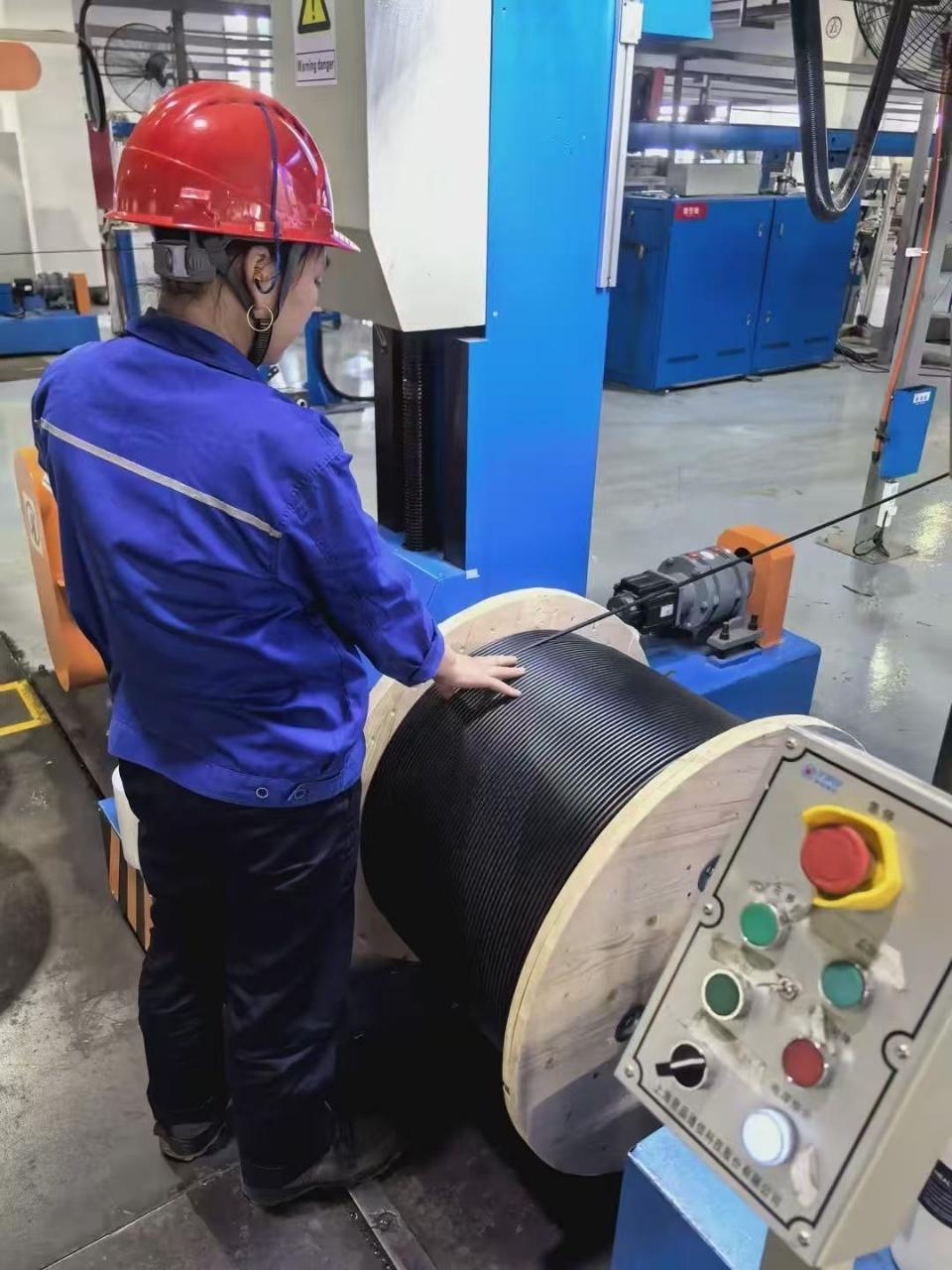 南通光缆厂包吃住日结工岗位图片