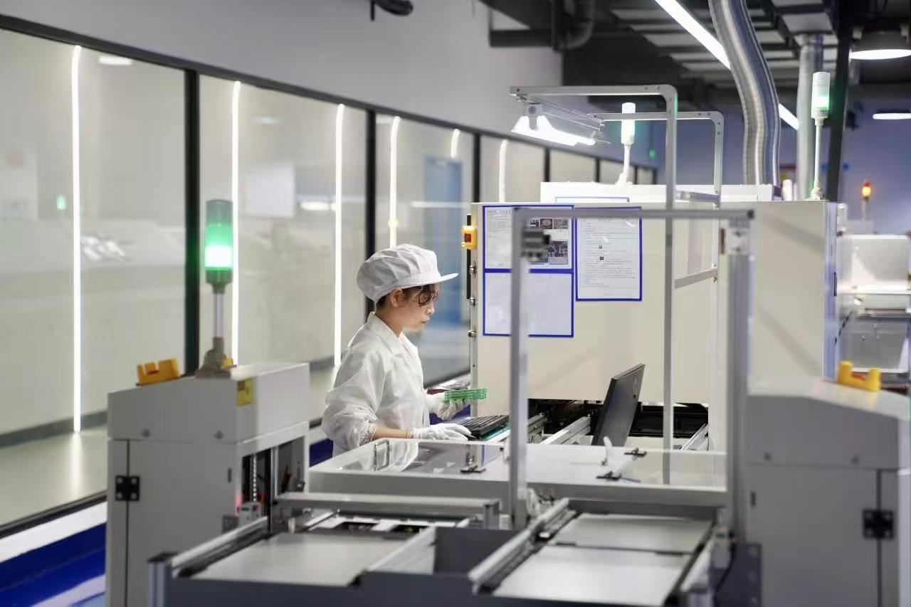 嘉兴桐乡包吃坐班内饰厂岗位图片
