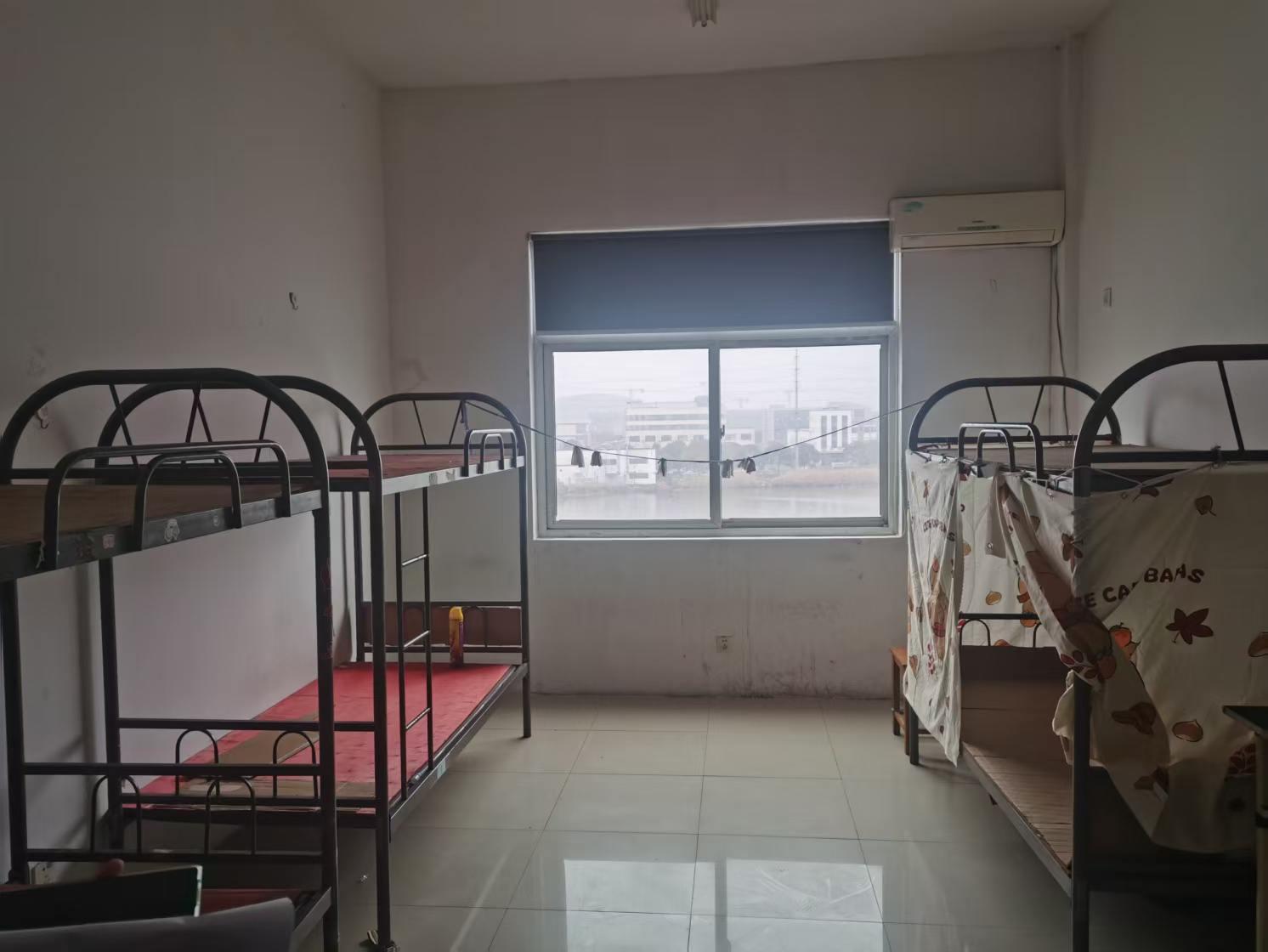 吴江电子通讯包吃住长白班岗位图片