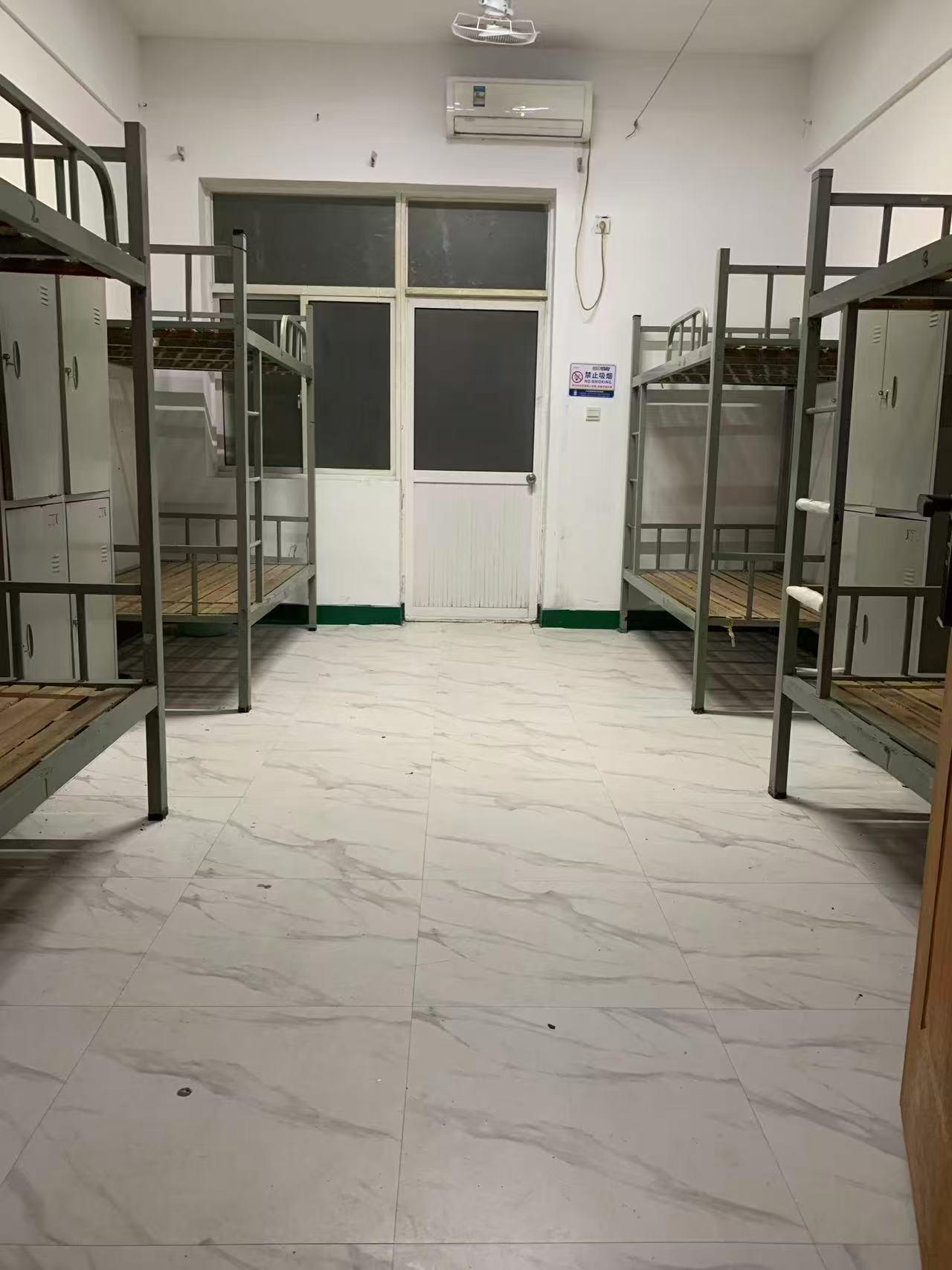 昆山手机零件厂管吃住岗位图片