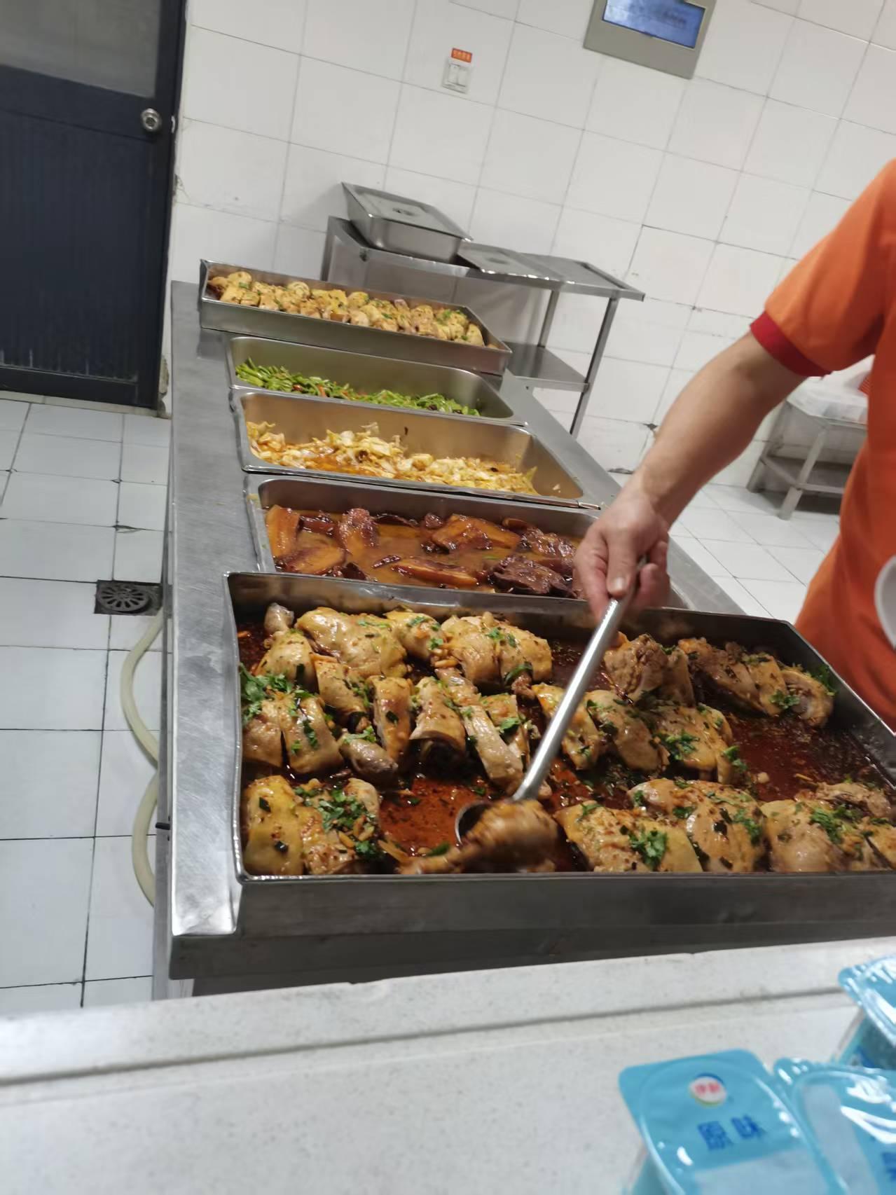 昆山康龙电子包吃包住岗位图片
