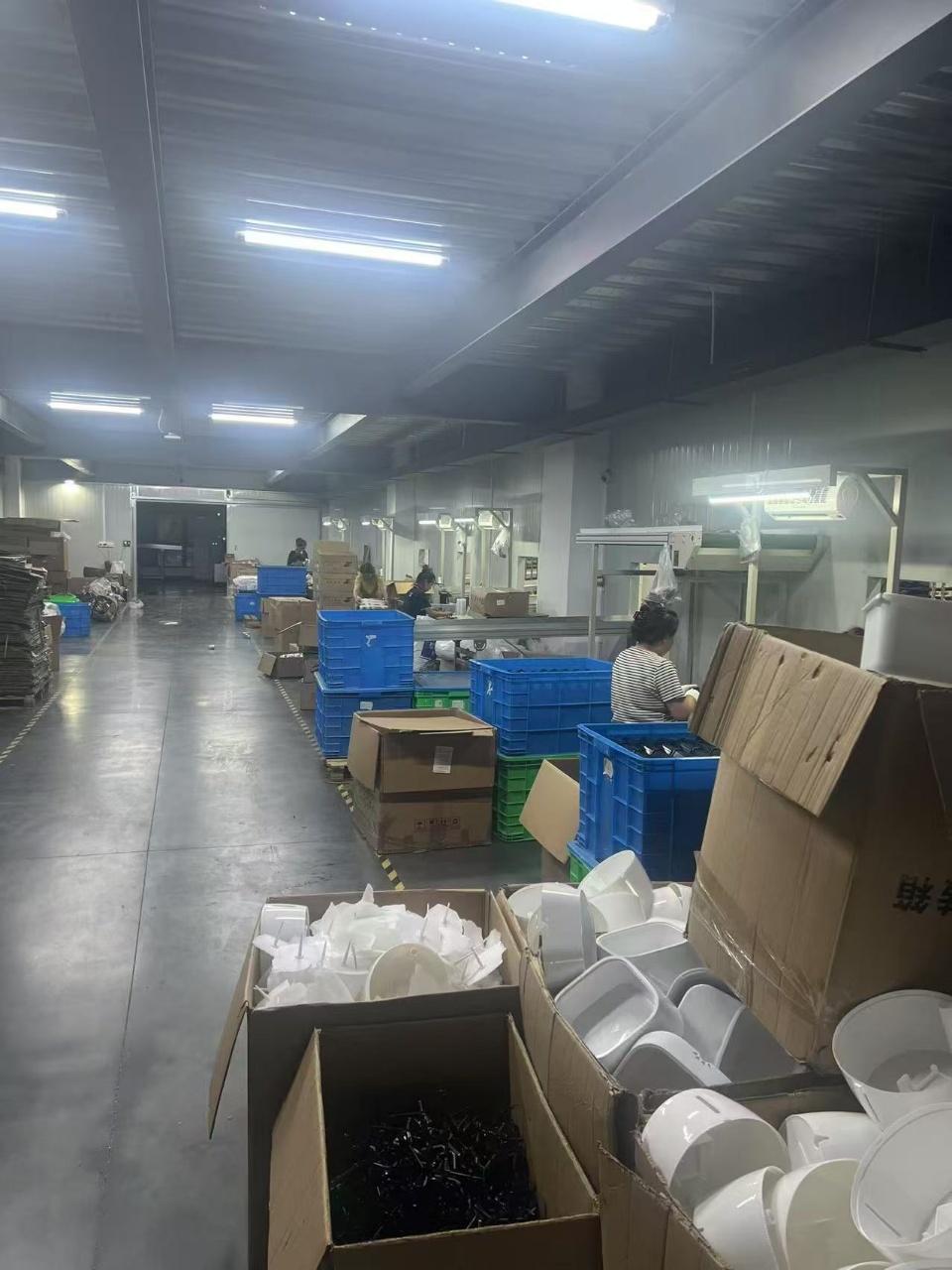 扬州小配件54岁包吃岗位图片