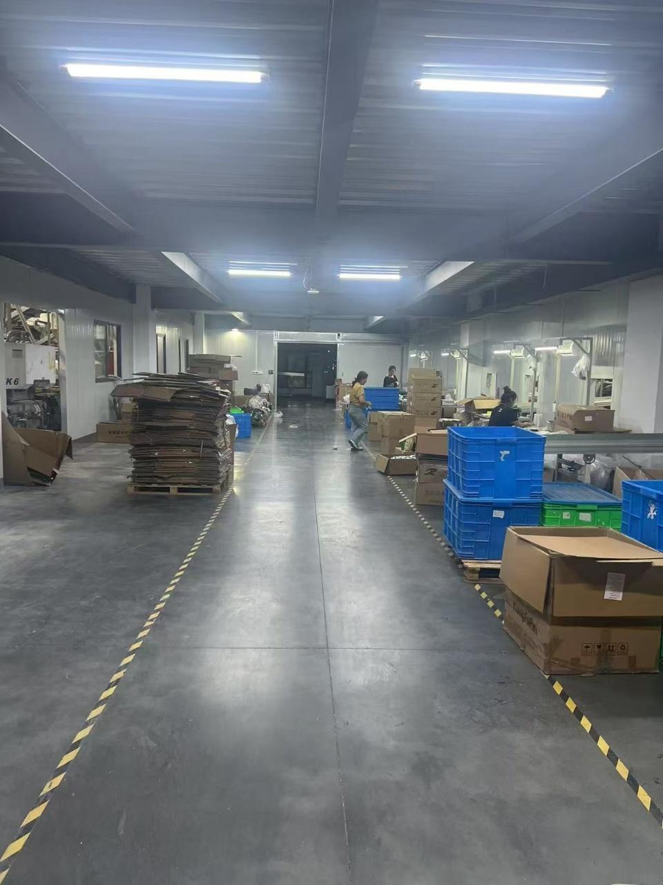 扬州小配件54岁包吃岗位图片