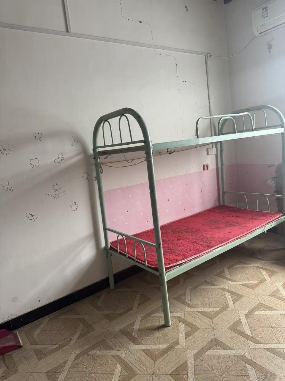 郑州食品厂大龄工包吃住岗位图片 1