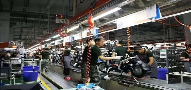 无锡雅迪电动车长期正式工岗位图片