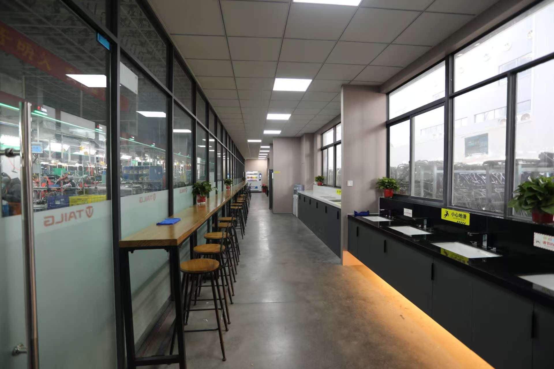 无锡台铃长白班包吃住小时工岗位图片