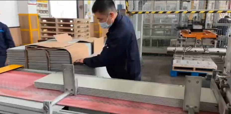 苏州塑料地板厂短期日结工岗位图片 4