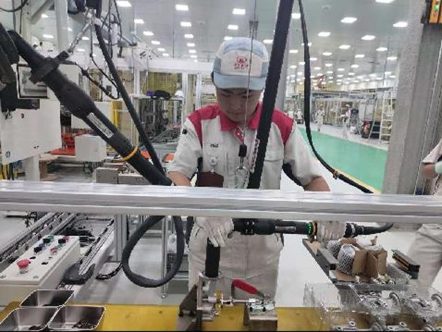 江苏蜂巢包吃住日结长工期岗位图片 3